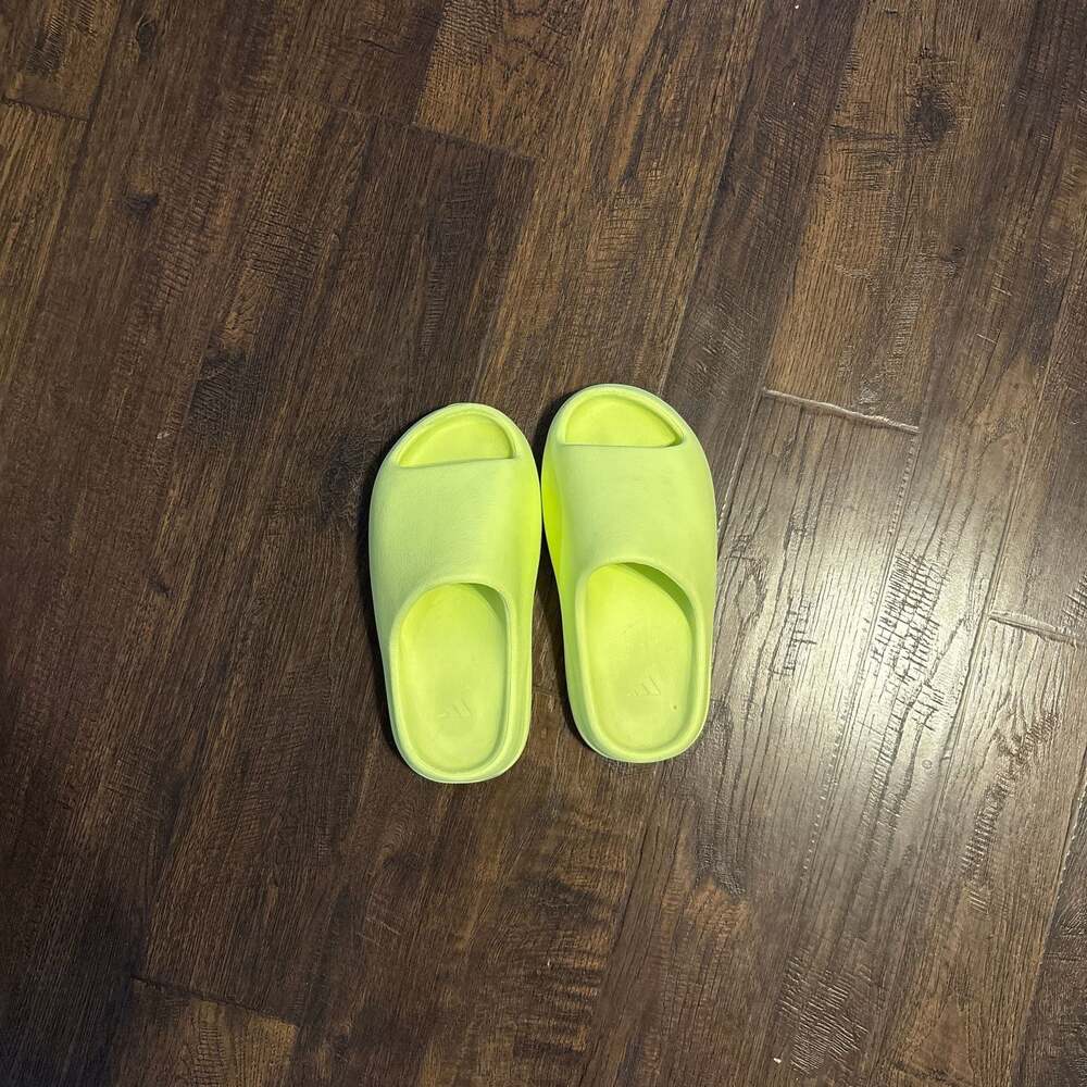 Adidas Yeezy Slide 'Glow Green'
